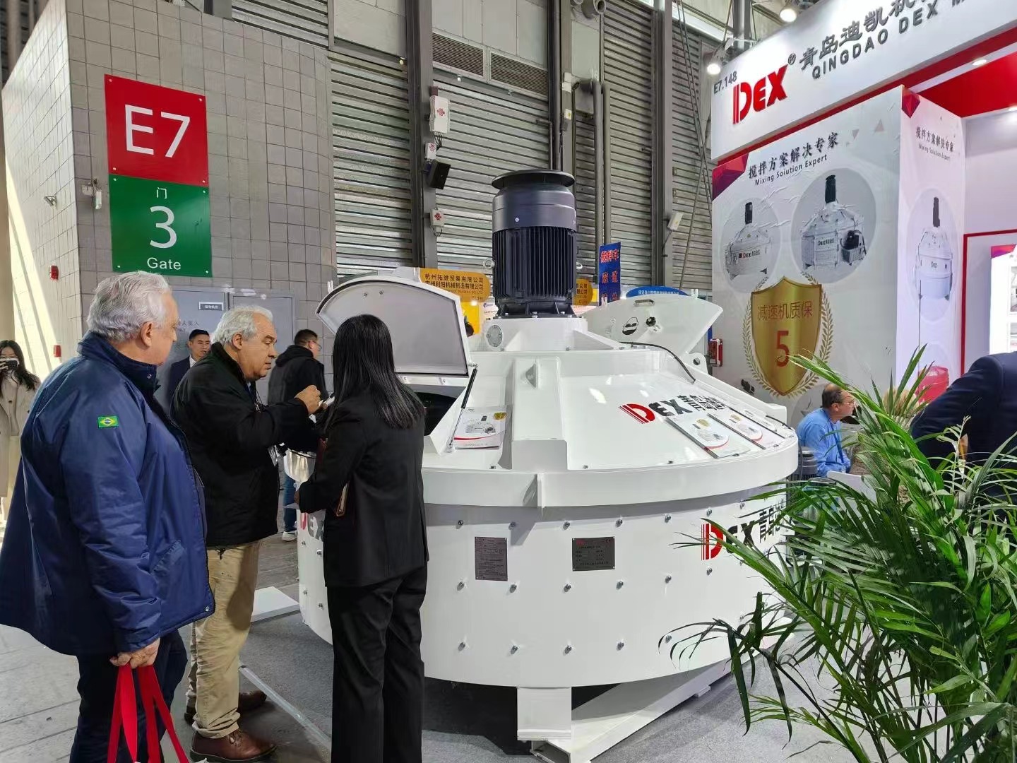 立軸行星式攪拌機 立軸行星式攪拌機