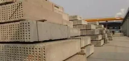 陶?？招臈l板